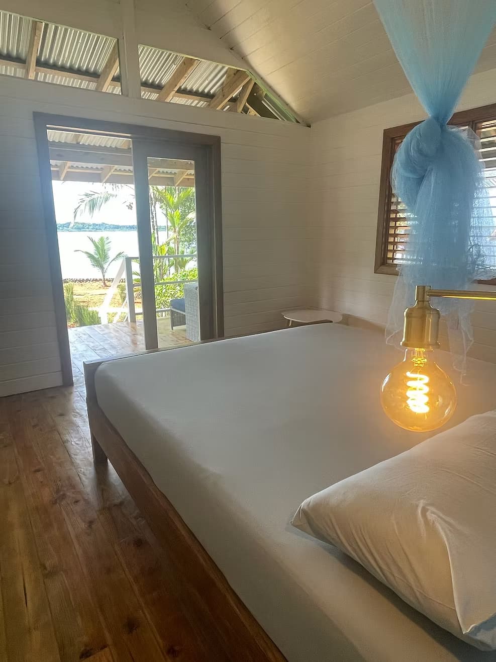 Premium Deluxe Sea View Cabana - Image 3