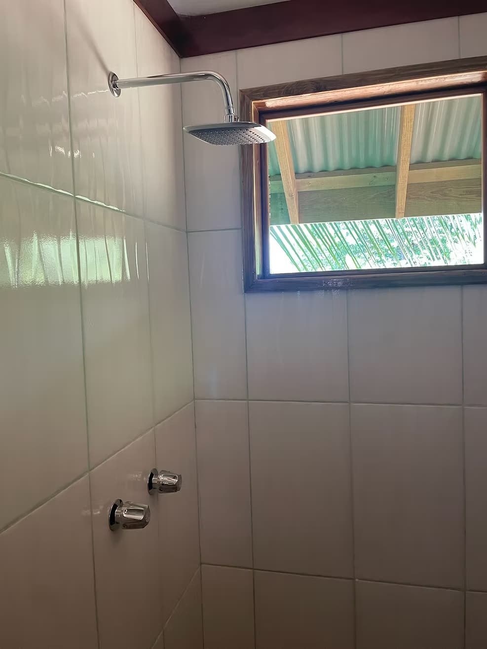 Premium Deluxe Sea View Cabana - Image 5